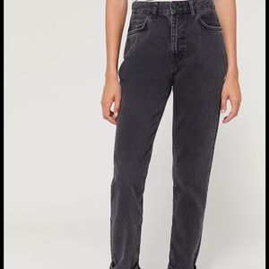 BDG High-Waisted Mom Jean – Washed Black Denim